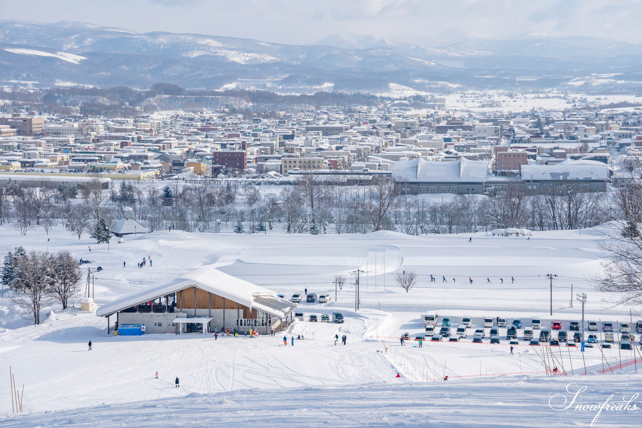 倶知安町旭ケ丘スキー場　羊蹄山を見上げながら滑走、地元のスキーヤー＆スノーボーダーたちに長く愛される粉雪ゲレンデ！